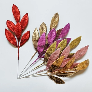 Ramo di Foglie di Pino Artificiale Glitterato Pianta di Simulazione in Plastica per Albero di Natale Matrimonio Casa Giardino