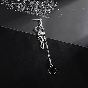 Vintage punk silver skull earring with asymmetric chain and cuff for Halloween