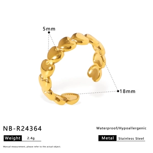 Detail view of 18mm golden stainless steel heart ring with waterproof and allergy-free specs