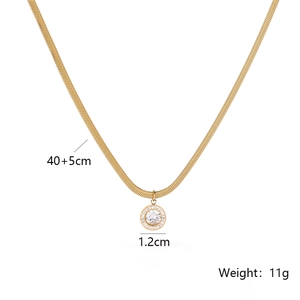 Detailed view of 18K gold butterfly necklace with 1.2cm pendant and size parameters