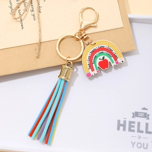 Regenbogen Schlüsselanhänger mit bunter Quaste als Geschenk für Lehrer und Autoanhänger