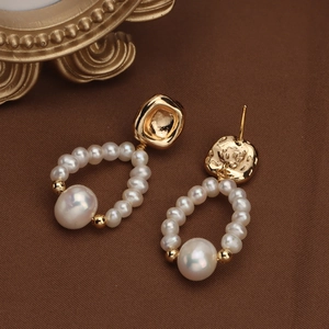 Elegant natural baroque pearl earrings with gold-plated drop and S925 silver needle