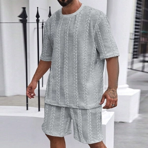 Ensemble d'été gris pour hommes en maille gaufrée avec t-shirt et short décontracté