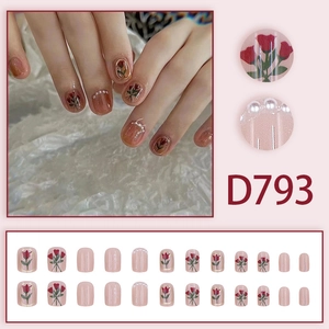Short vintage fake nails set with red rose floral patterns and pearl decorations