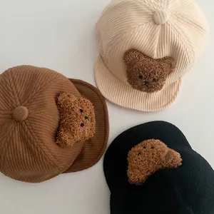 Trois casquettes de baseball en velours côtelé pour enfants avec écussons ours mignons