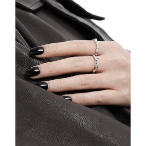 Elegant S925 sterling silver branch shaped ring with zircon micro-inlay on model hand