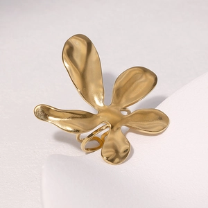 Adjustable gold flower petal open ring made of polished stainless steel for women