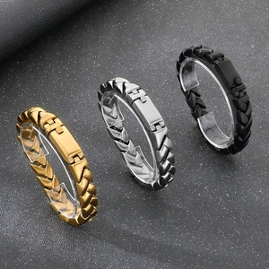 Men Stainless Steel Bracelet Heavy Duty Interlocking V Link Industrial Punk Style Jewelry With Folding Clasp Sand Surface