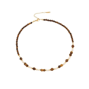 Collar de cuentas de piedra tigre estilo Maillard con cuentas marrones y doradas en blanco