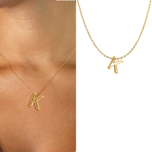 Collier avec pendentif lettre K évidé en or et chaîne fine en O, bijoux initiales pour femmes