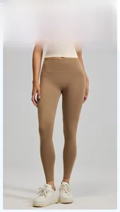 Détail du tissu du pantalon de yoga taille haute montrant la gaine abdominale sans couture