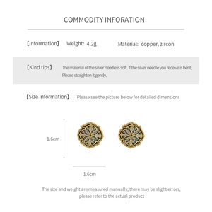 Detailed size and weight specs for vintage diamond-shaped flower earrings with zircon