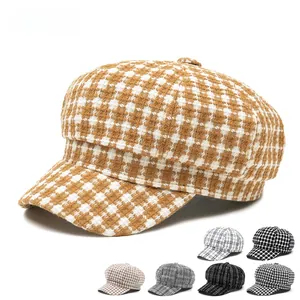 Vintage houndstooth newsboy cap for women made of warm wool, autumn winter style