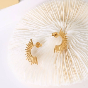 French retro 18K gold plated crescent C-shape earrings with sunburst pattern detail