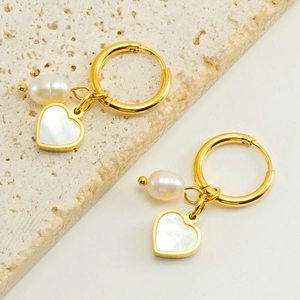 Boucles d'oreilles créoles françaises en acier plaqué or 18K avec cœur et perle