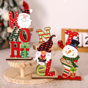 Set di tre ornamenti natalizi in legno con motivi Babbo Natale, Pupazzo di neve e Gnomo