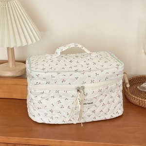 Gesteppte Baumwolle Kosmetiktasche Große Kapazität Tragbarer Makeup Organizer Blumen Kirsche Hase Muster Reise Kulturbeutel