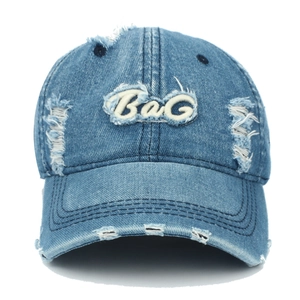 Vintage Denim Baseballkappe in Dunkelblau mit BaG-Stickerei und modischen Rissen im Stoff