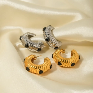 Elegant C-shaped 8K gold stainless steel earrings with black heart-shaped zircon stones