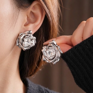 Boucles D Oreilles Clous Rose Alliage Strass Losange Avec Tige En Argent Bijoux Élégants Pour Femmes