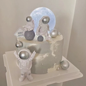 Astronaut Spaceman Cake Topper Resin Space Theme Birthday Party Decorations Spaceman Desktop Ornaments Boys Gift