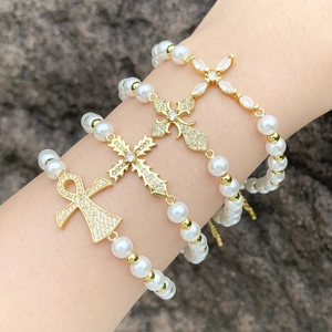 Modisches Künstliche Perlenarmband Kupfer Zirkon Kreuz Ankh Lilie Anhänger Elegantes Damenhand-Accessoire