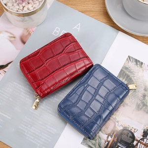 Mini crocodile pattern card holders in red and blue colors for women with zipper style