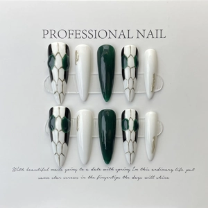Handmade Press On Nails Long Stiletto Shape Snake Head Pattern Green White Gold Foil Luxury Artificial Nails For Women