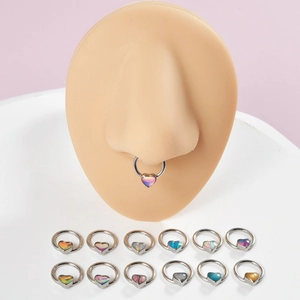 Anneau de septum 16G en acier inoxydable avec opale en forme de cœur en diverses couleurs