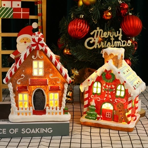 Maisons de pain d'épices de Noël lumineuses avec lumières LED et ornements en résine