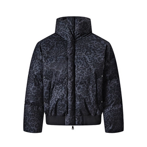 Doudoune léopard rétro pour hommes avec col montant et design matelassé court
