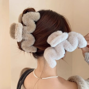 Plüsch Haarklammer Groß S-Förmig Welle Kunstpelz Haargreifer Weich Elegant Haarschmuck Für Damen Herbst Winter Koreanischer Stil