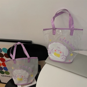 Détail du sac cabas en PVC transparent avec bordure violette et dessin de chien