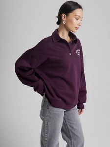 Women's dark purple polo collar sweatshirt with letter print in a loose relaxed fit