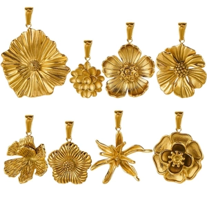 Set of 8 gold 18K plated stainless steel flower pendants for DIY necklaces and jewelry