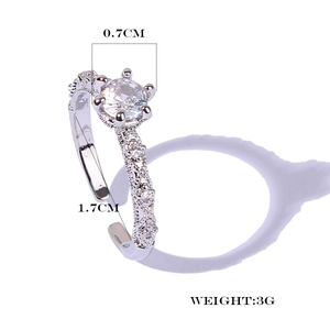 Detail showing ring dimensions with 0.7cm stone width and 1.7cm inner diameter
