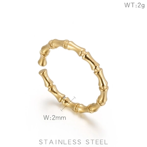 Close-up of 2mm golden bamboo style stainless steel ring showing joint details