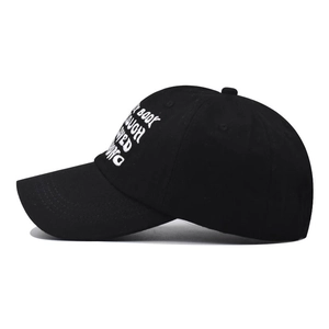 Schwarze Baumwoll-Baseballkappe mit I Love My Book Stickerei im Streetwear-Stil