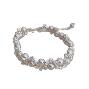 Elegant silver pearl necklace with crystal flowers and adjustable lobster clasp