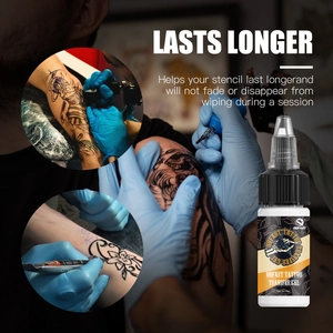 Λεπτομέρεια τζελ μεταφοράς τατουάζ 15ml με μπουκάλι και σκηνή εφαρμογής