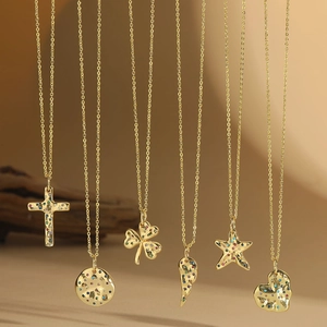 Minimalist Copper Colorful Zirconia Inlaid Pendant Necklace For Women Gold Plated Heart Star Clover Fashion Jewelry Gift