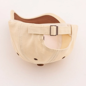 Casquette de baseball beige pour enfants en coton avec boucle en métal et bord brun
