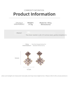 Vue détaillée de boucles d'oreilles vintage fleurs violettes avec tiges en argent