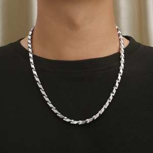 Men's minimalist stainless steel dragon bone chain necklace set in silver hiphop style
