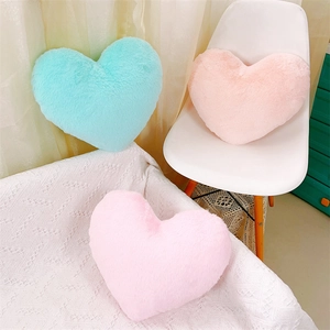 Coussins en peluche en forme de cœur rose et bleu en fausse fourrure douce