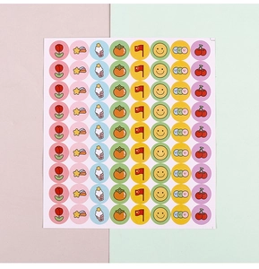 Grille détaillée d'autocollants de récompense colorés avec tulipes et étoiles