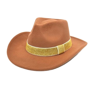Chapeau de cow-boy vintage en laine de chameau avec un ruban doré pailleté