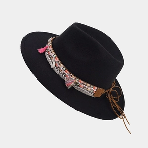 Chapeau panama classique noir en feutre avec ruban tissé bohème et décorations de glands