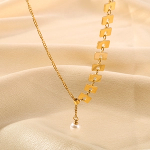 Square hollow chain necklace with zircon pendant in 18k gold plated titanium steel