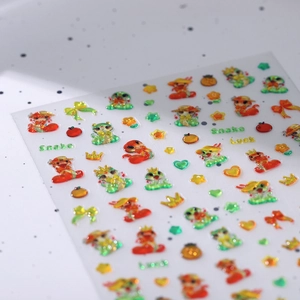 3D geprägte Nagelaufkleber mit Comic-Schlangen und Obst für festliches Nageldesign